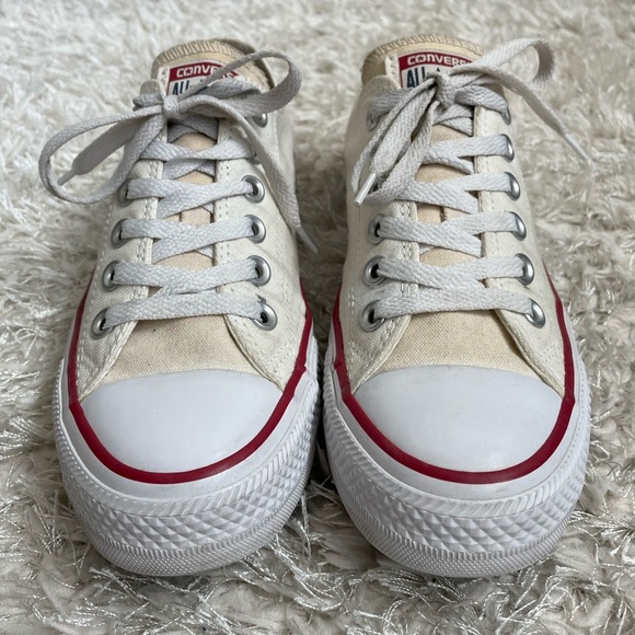 Converse Low Top Chuck Taylor All Star Sneakers in Cream - Picture 2 of 8